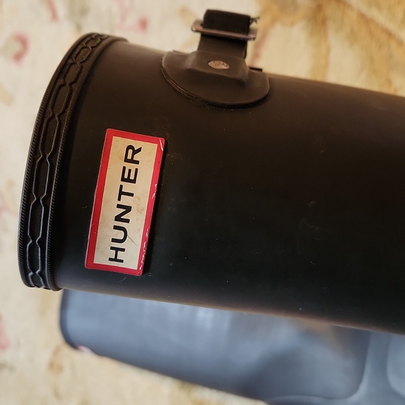 HUNTER Original tall rain boot. Size 8. Black - Picture 7 of 11